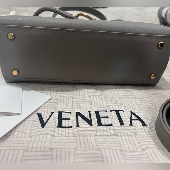 Ciao Ciao - Gray Leather Top-Handle Bag with Braided Accent - Size SM - Picture 6 of 10